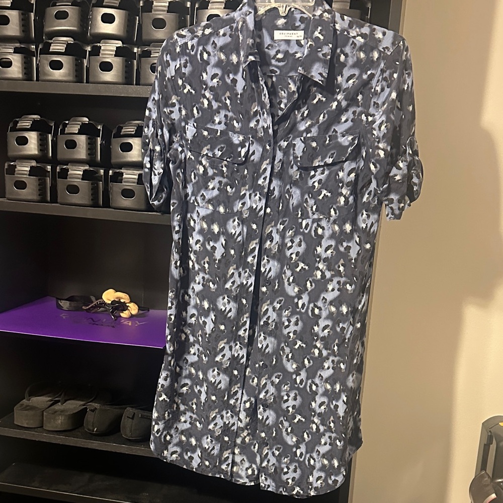 Equipment Women's Blue and Black Patterned Button Down Shirt